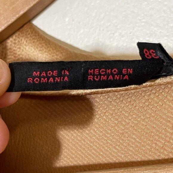 Escada Silk Tan Sleeveless Tan Top With Tie Front Size 38/Medium - Picture 3 of 8